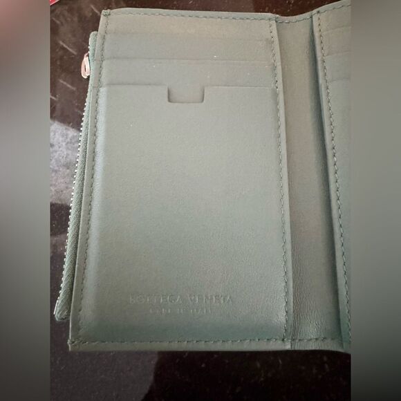 Bottega Venetta Teal Leather Wallet trifold - Picture 6 of 9